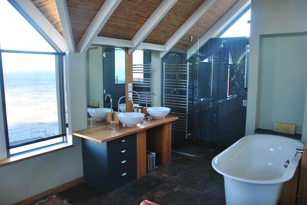Seaview Apartment In Muizenberg Exterior photo
