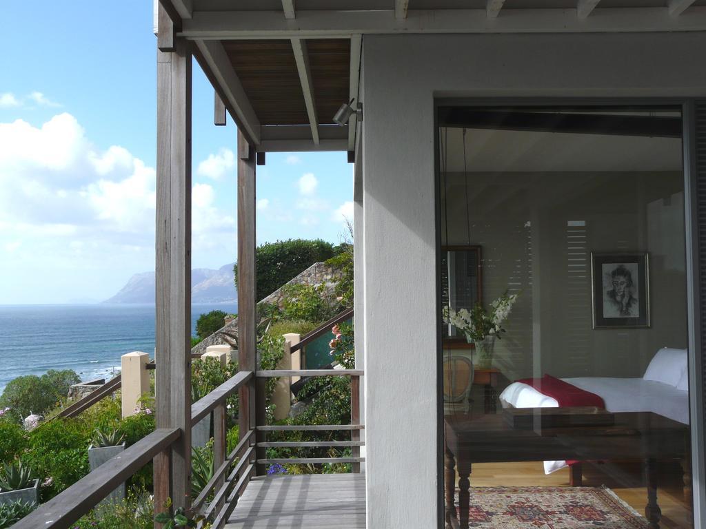 Seaview Apartment In Muizenberg Exterior photo